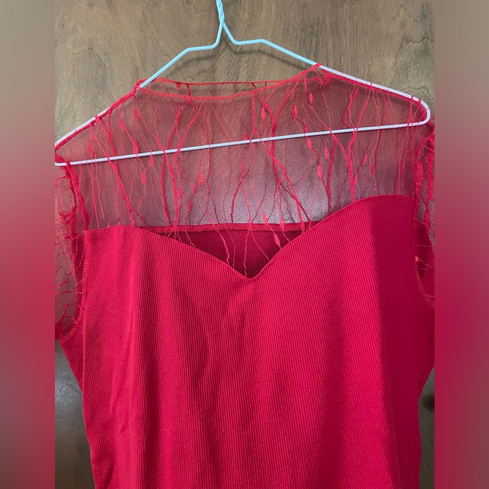Beautiful Red Ribbed and Lace Top - Picture 4 of 5